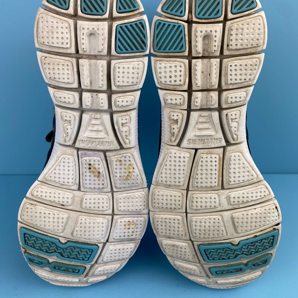 Skechers Memory Foam shoes. - Picture 6 of 8